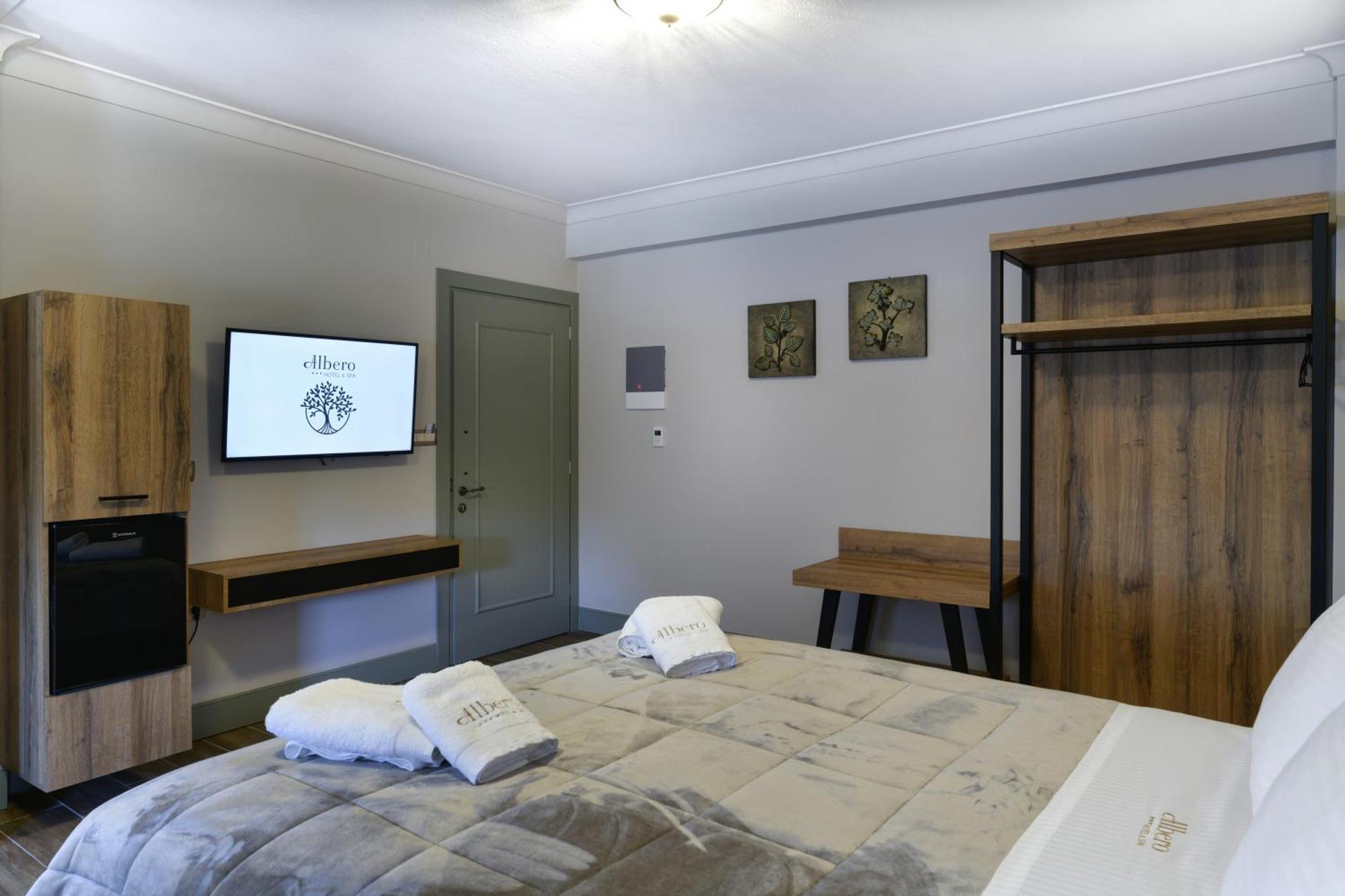 Albero Hotel Perama  Eksteriør billede